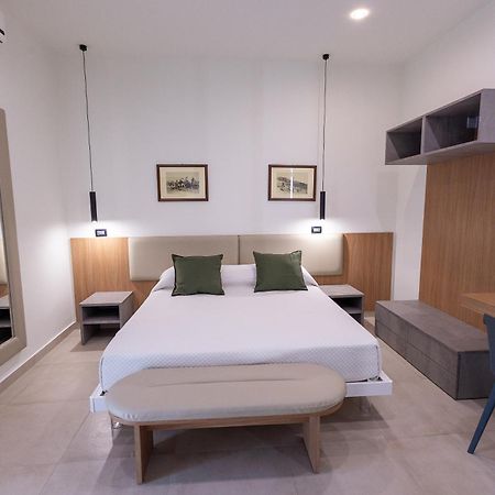 Villa Iris Giardini Naxos Bagian luar foto