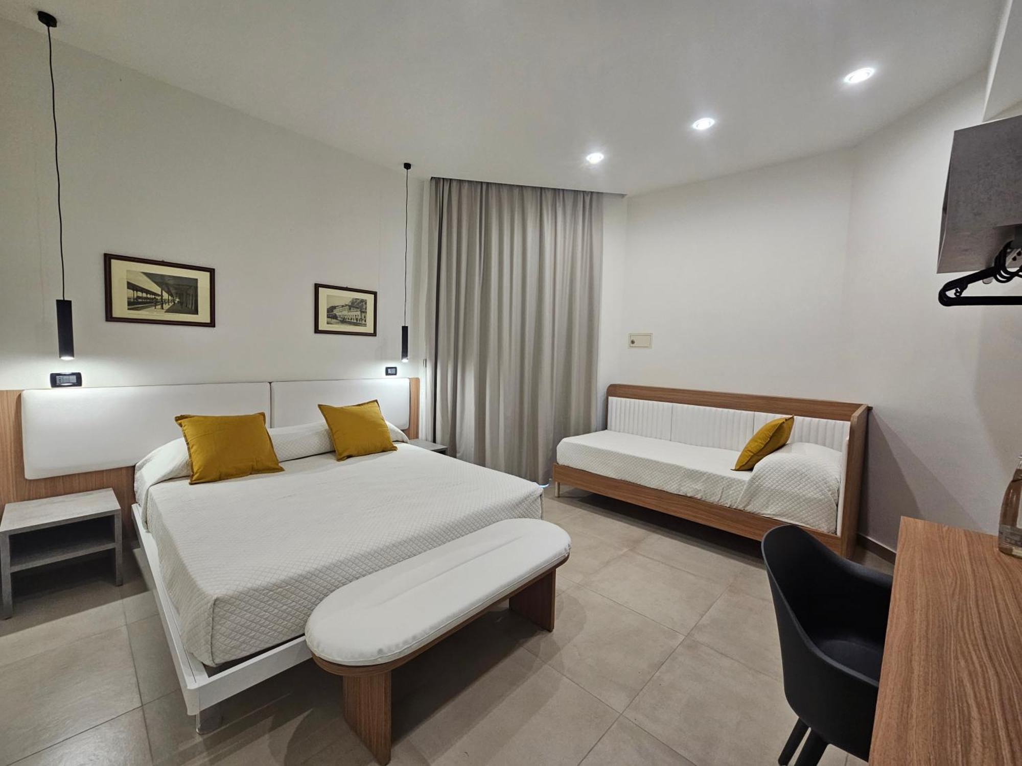 Villa Iris Giardini Naxos Bagian luar foto