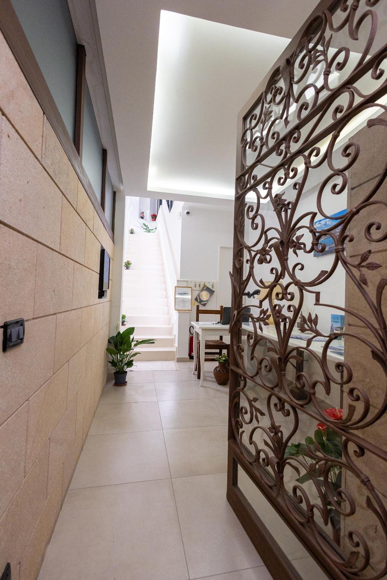 Villa Iris Giardini Naxos Bagian luar foto