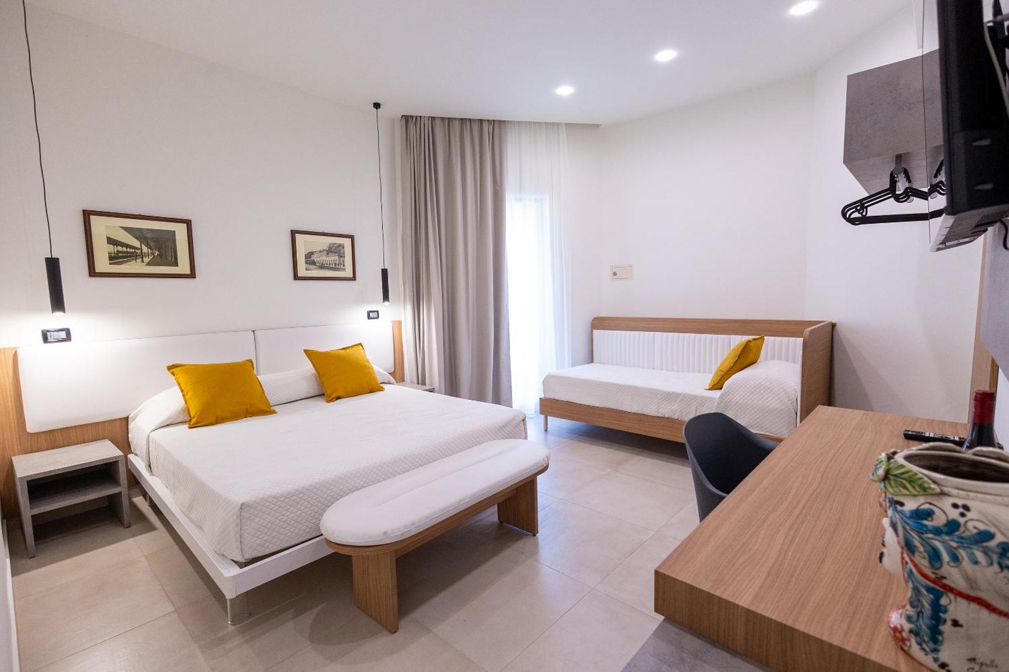 Villa Iris Giardini Naxos Bagian luar foto