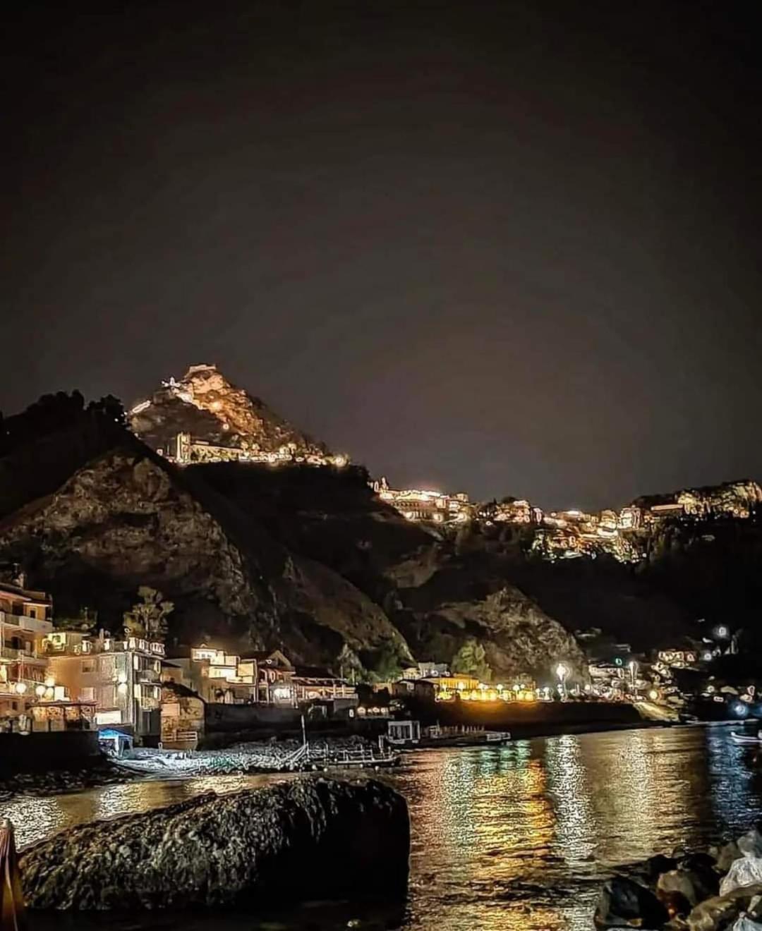 Villa Iris Giardini Naxos Bagian luar foto