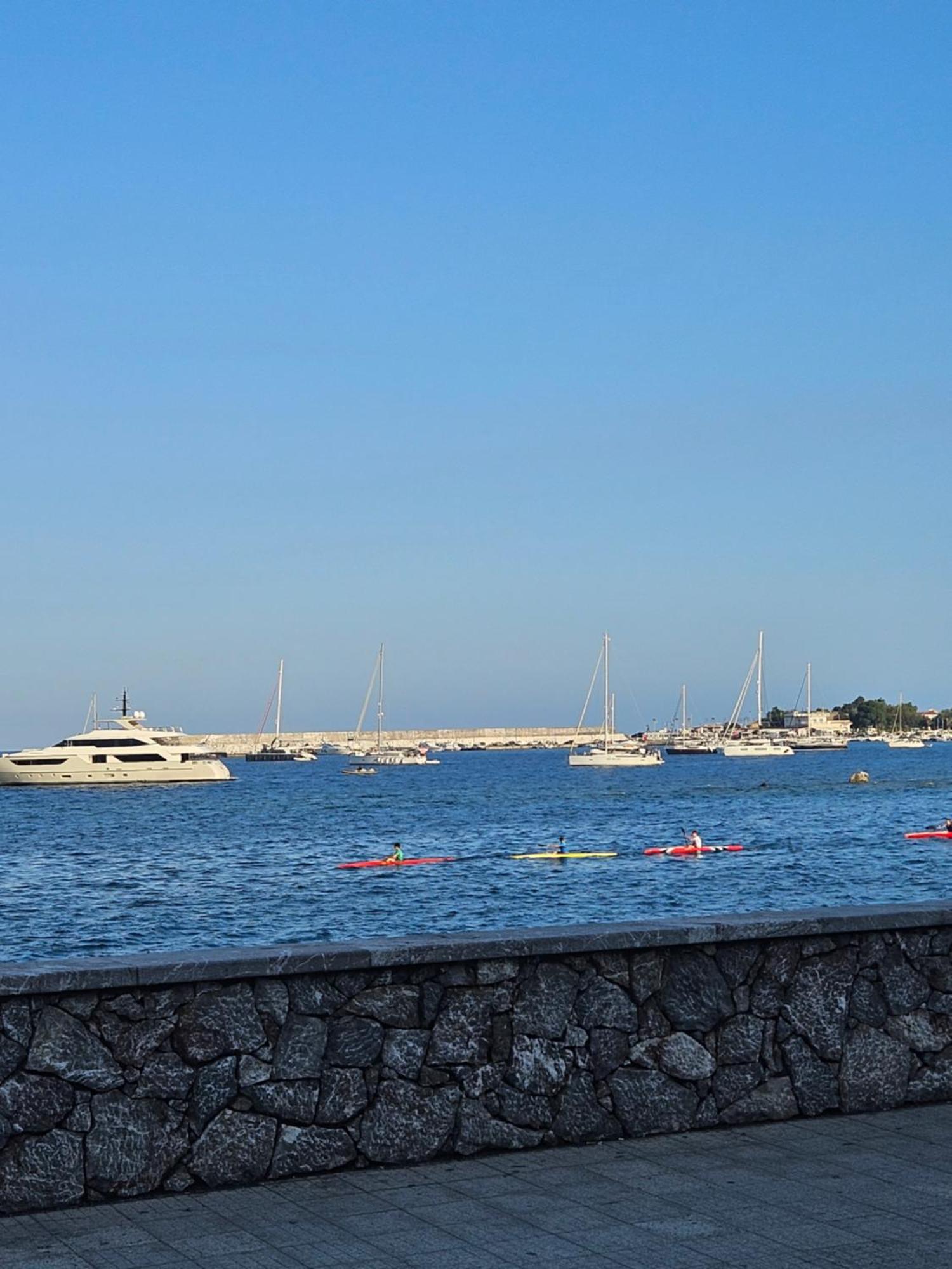 Villa Iris Giardini Naxos Bagian luar foto